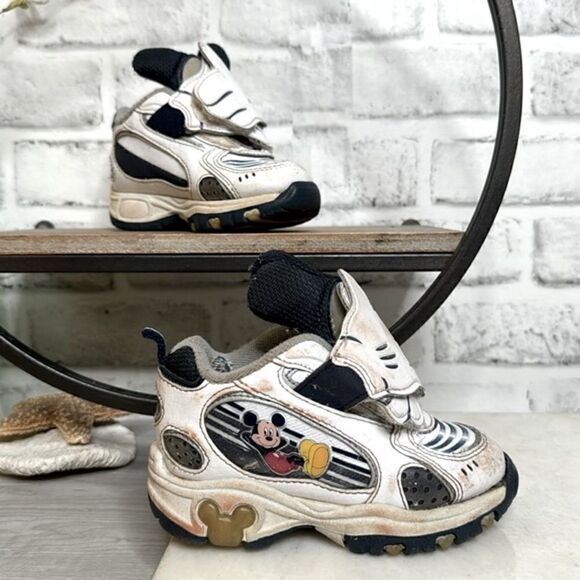 Disney's Mickey Peek-A-Boo Sneakers Toddler Size 7 - Picture 3 of 9